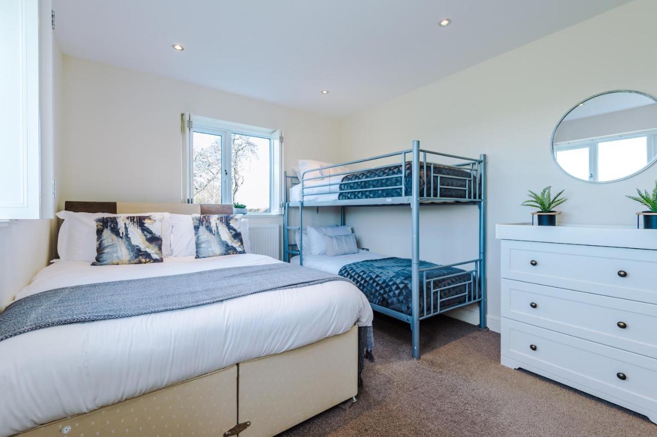 "Woodlands" By Greenstay Serviced Accommodation - Luxury 3 Bed Cottage In North Wales With Stunning Countryside Views & Parking - Close To Glan Clwyd Hospital - The Perfect Choice For Contractors, Business Travellers, Families And Groups Bodelwyddan Екстер'єр фото