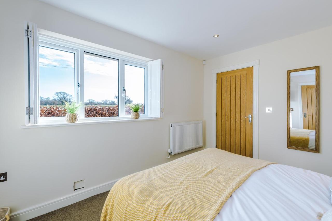 "Woodlands" By Greenstay Serviced Accommodation - Luxury 3 Bed Cottage In North Wales With Stunning Countryside Views & Parking - Close To Glan Clwyd Hospital - The Perfect Choice For Contractors, Business Travellers, Families And Groups Bodelwyddan Екстер'єр фото