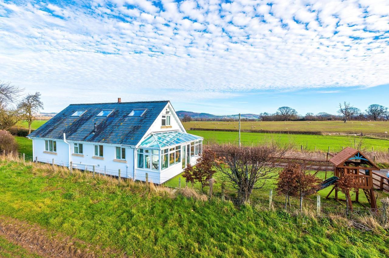 "Woodlands" By Greenstay Serviced Accommodation - Luxury 3 Bed Cottage In North Wales With Stunning Countryside Views & Parking - Close To Glan Clwyd Hospital - The Perfect Choice For Contractors, Business Travellers, Families And Groups Bodelwyddan Екстер'єр фото